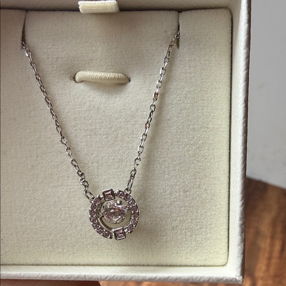 Elegant Silver Necklace with Crystal Accents - Picture 2 of 3